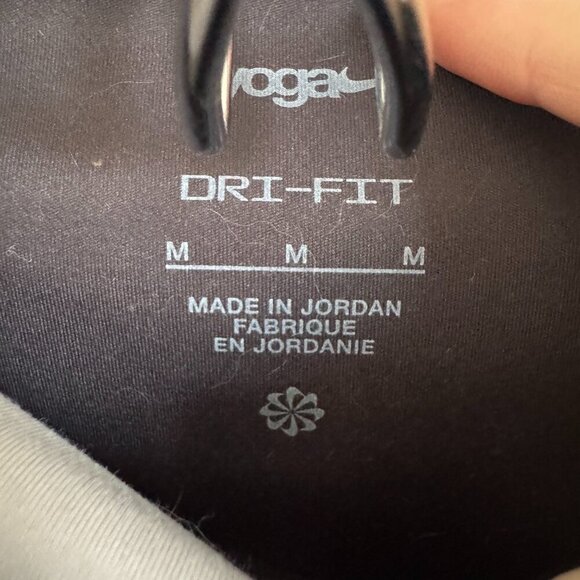 NWOT Nike Yoga Dri-FIT 365 high waist all-over print 7/8 leggings size Medium - Picture 3 of 5